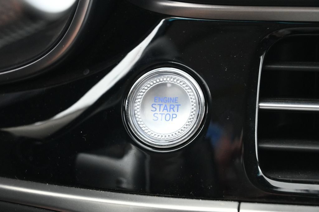 Used 2026 Genesis G70 2.5T RWD image 21
