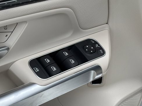 Used 2024 Mercedes-Benz GLB 250 image 15