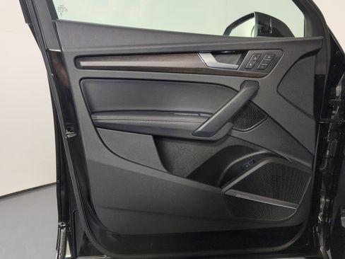 Certified 2025 Audi Q5 2.0T Premium Plus w/ Premium Plus Package image 20