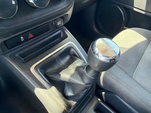 Used 2017 Jeep Patriot Sport FWD image 17