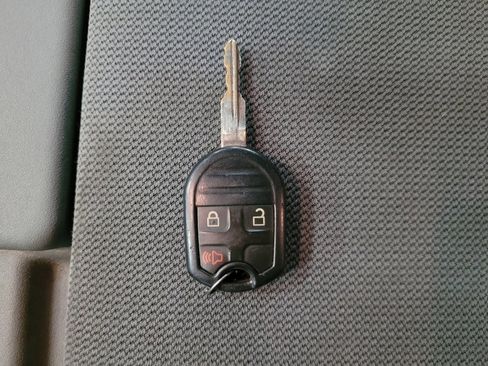 Used 2013 Ford F150 XLT w/ XLT Chrome Pkg image 32