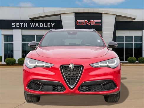 Used 2024 Alfa Romeo Stelvio Ti image 2