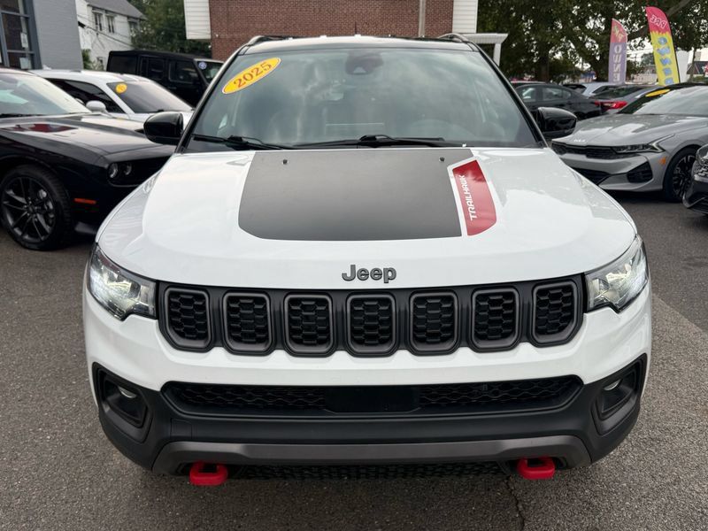 Used 2025 Jeep Compass Trailhawk AWD/4WD image 8