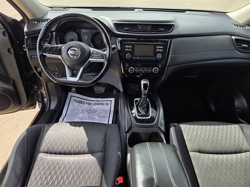 Used 2017 Nissan Rogue SV image 7