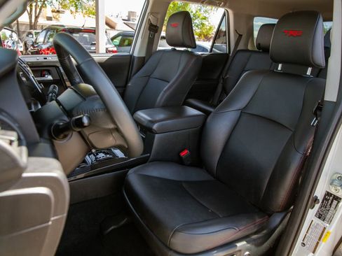 Used 2020 Toyota 4Runner TRD Off-Road Premium AWD/4WD image 13