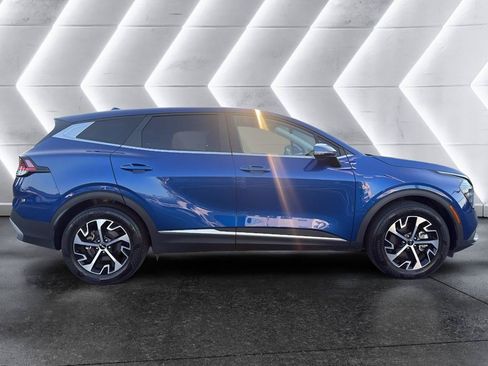 Used 2025 Kia Sportage EX FWD image 8