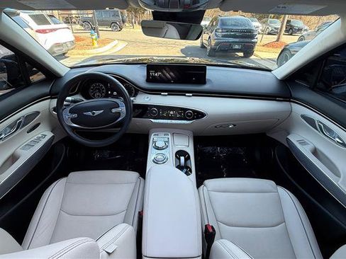 Used 2022 Genesis GV70 2.5T w/ Advanced Package image 22