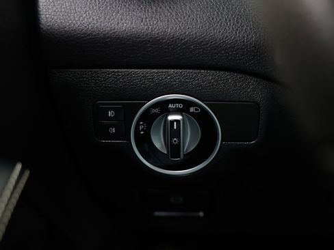 Used 2018 Mercedes-Benz GLA 250 image 48