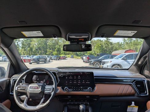 Used 2026 GMC Canyon AT4 AWD/4WD image 23