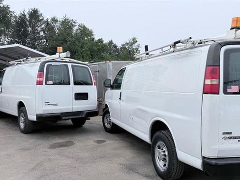 Used 2011 Chevrolet Express 2500 RWD image 38