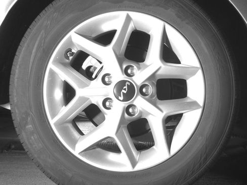 Used 2025 Kia Soul LX w/ LX Technology Package FWD image 15
