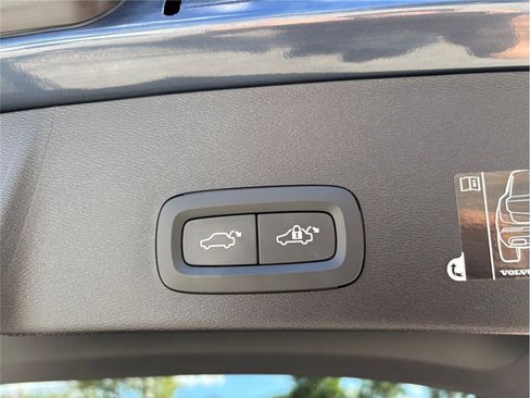 Used 2020 Volvo XC40 T5 Inscription w/ Protection Package image 47