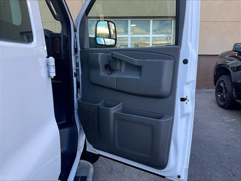 Used 2024 Chevrolet Express 2500 w/ Driver Convenience Package image 12