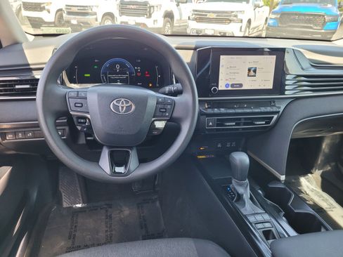 Used 2025 Toyota Camry LE image 17