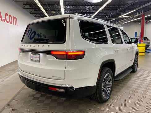 Used 2023 Jeep Wagoneer Series II w/ Flexible Seating Group image 12