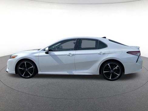 Used 2018 Toyota Camry XSE FWD image 2