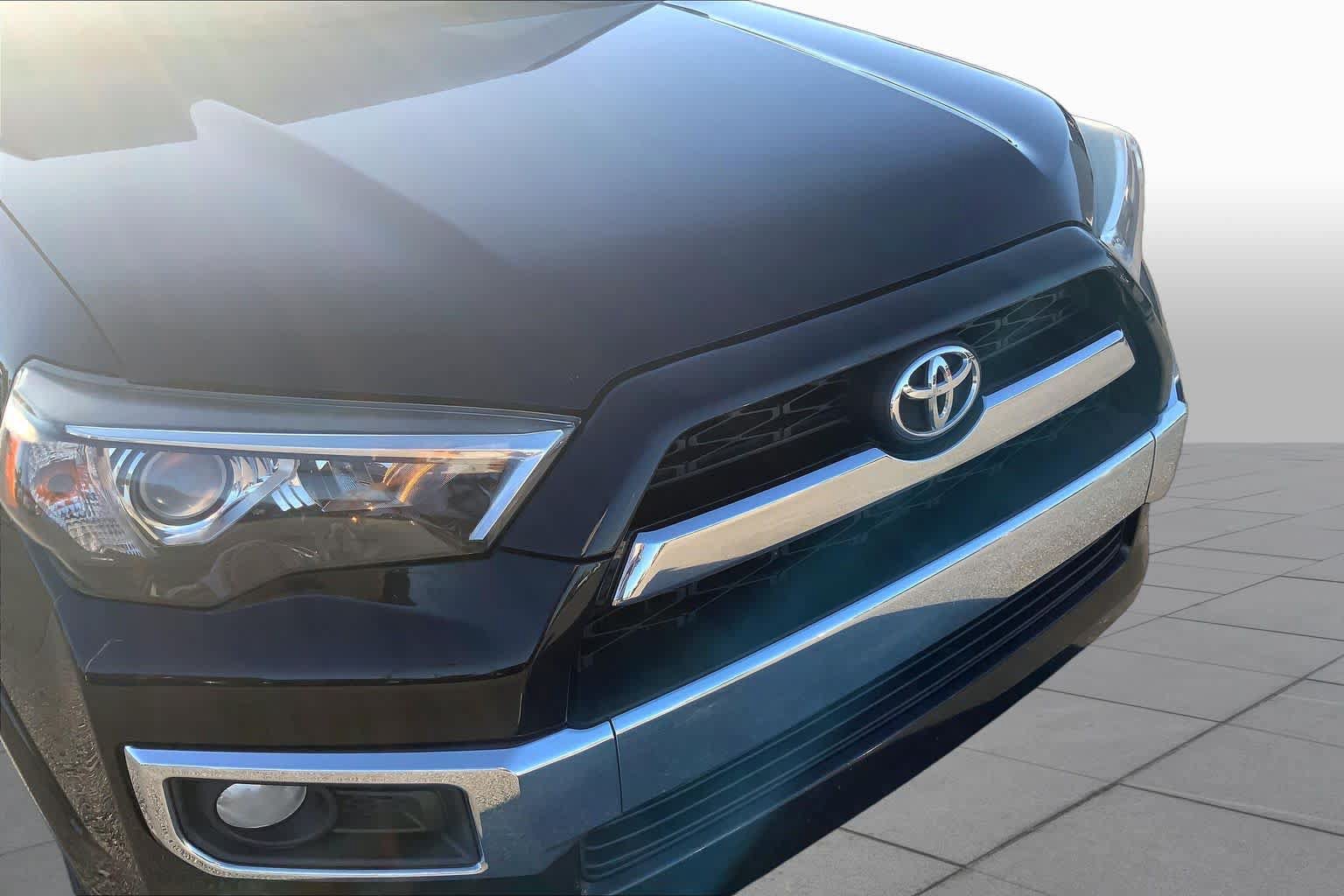 Used 2016 Toyota 4Runner Limited AWD/4WD image 29