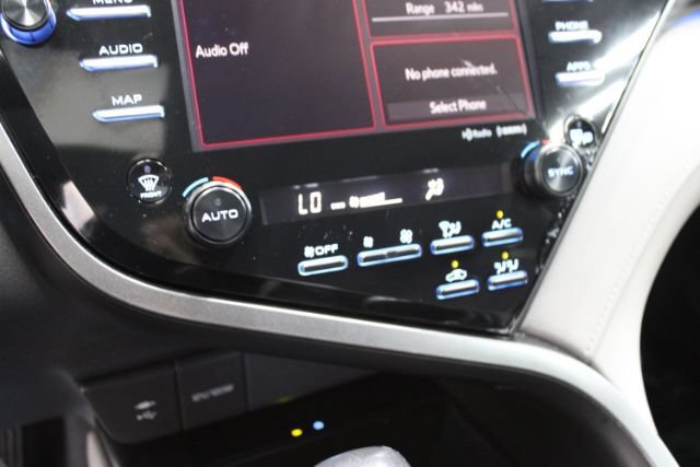 Used 2019 Toyota Camry XLE FWD image 17