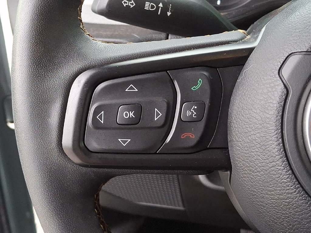 Used 2024 Jeep Wrangler Unlimited w/ Convenience Group AWD/4WD image 21