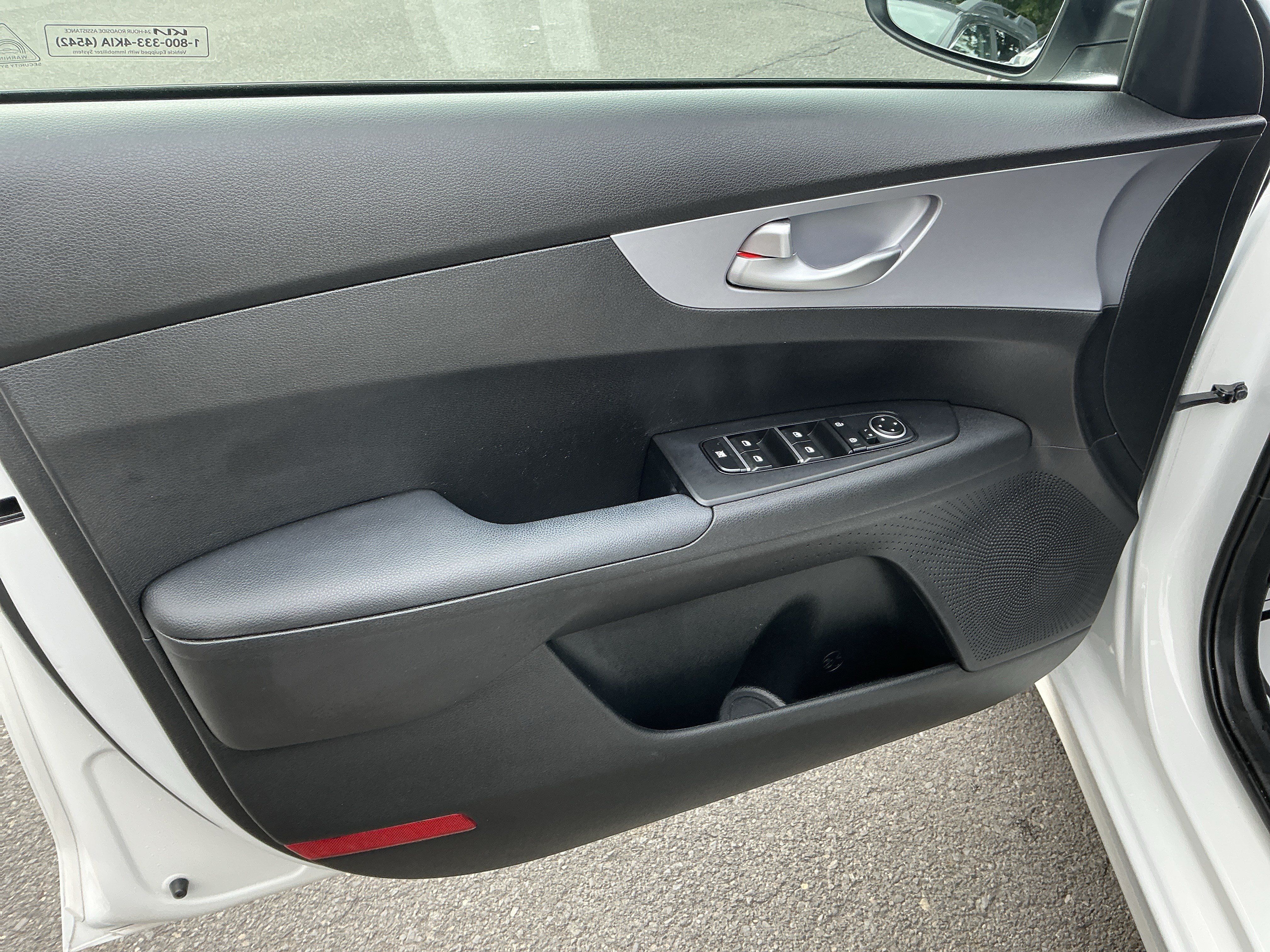 Used 2024 Kia Forte LXS FWD image 13