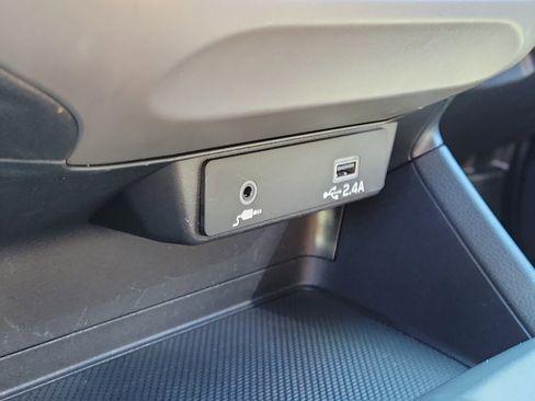 Certified 2025 Subaru Crosstrek 2.0i image 29