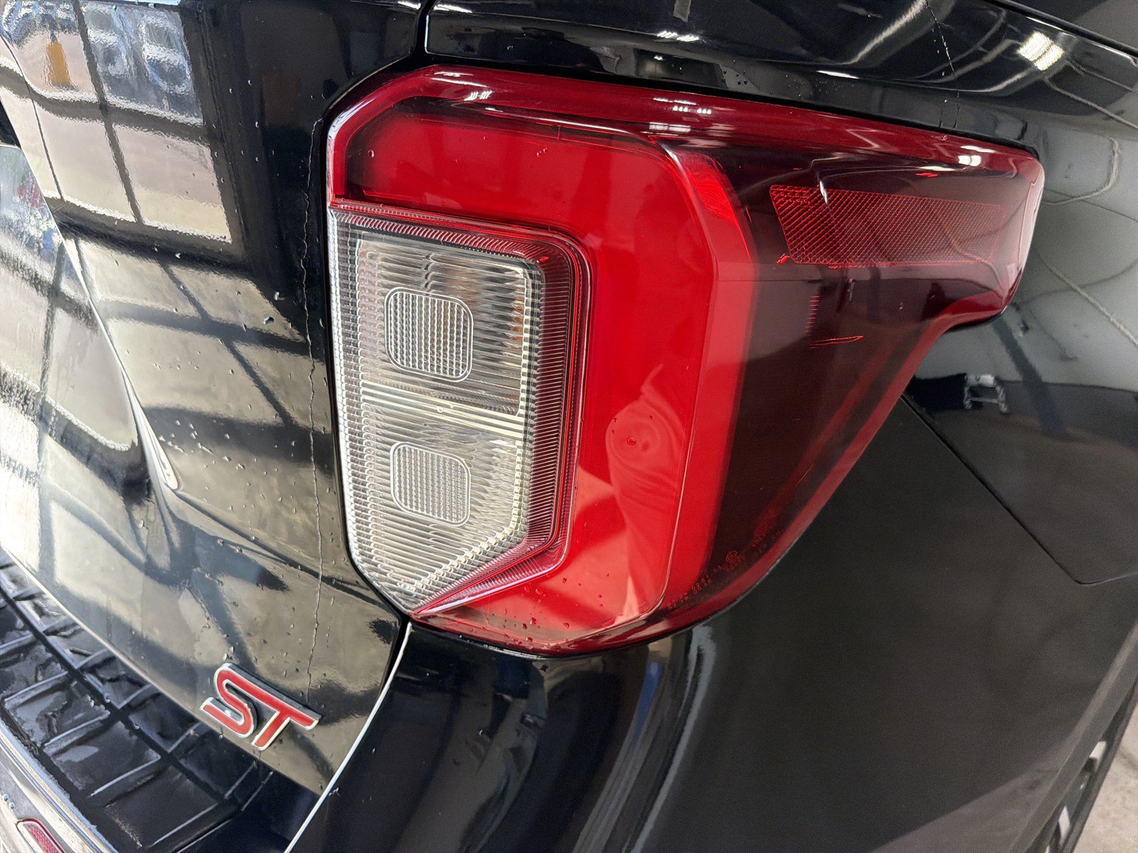 Used 2020 Ford Explorer ST AWD/4WD image 11