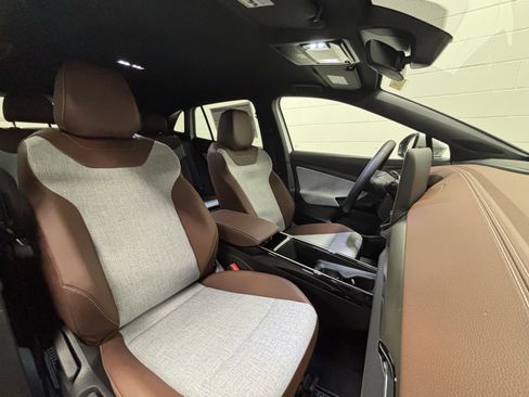 New 2025 Volkswagen ID.4 Pro RWD image 13