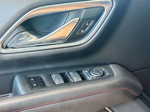 Used 2021 Chevrolet Tahoe RST w/ Luxury Package AWD/4WD image 18