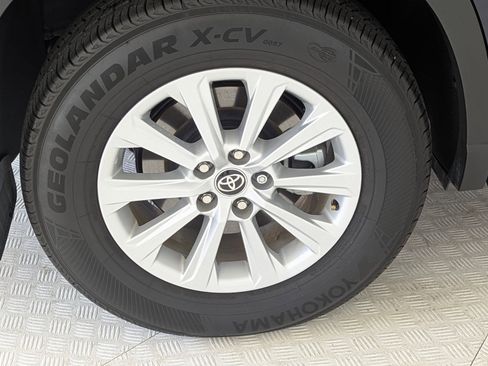 Used 2024 Toyota Grand Highlander XLE image 11