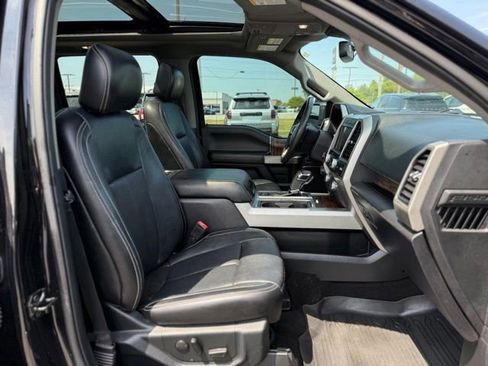 Used 2019 Ford F150 Lariat w/ Equipment Group 502A Luxury AWD/4WD image 18