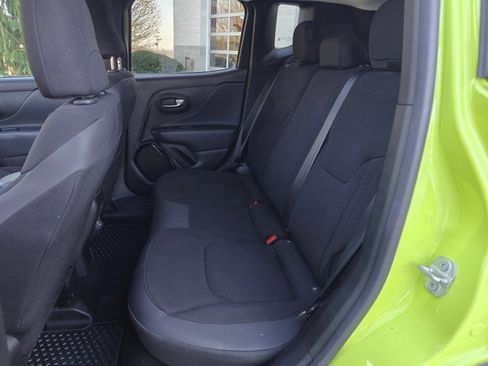 Used 2018 Jeep Renegade Altitude image 14