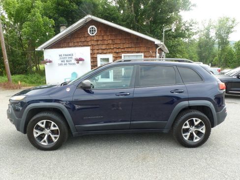 Used 2014 Jeep Cherokee Trailhawk AWD/4WD image 12