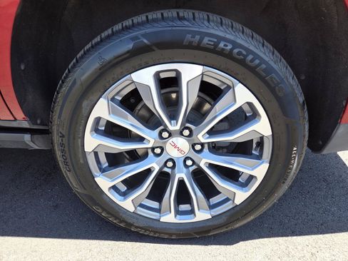 Used 2021 GMC Yukon Denali w/ Denali Premium Package AWD/4WD image 9