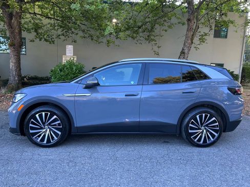 Used 2023 Volkswagen ID.4 Pro S Plus RWD image 2