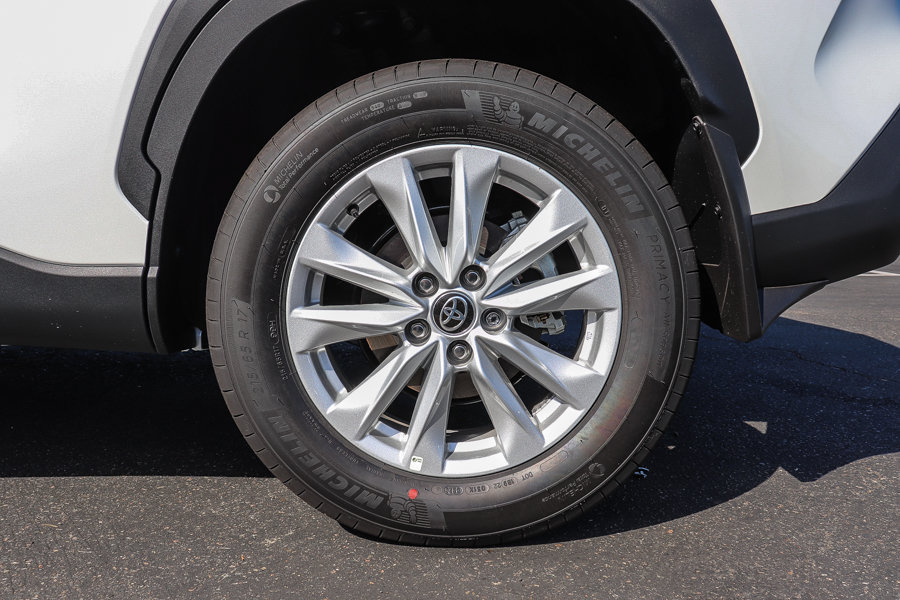 New 2026 Toyota Corolla Cross LE w/ Moonroof Package FWD image 10