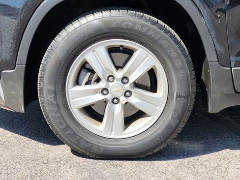 Used 2022 Chevrolet Trax LS w/ Tint and Cruise Package AWD/4WD image 7