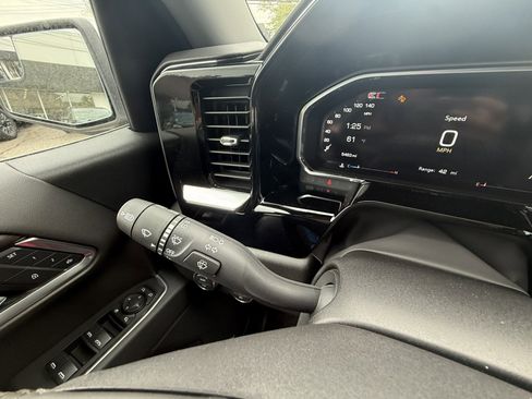 Used 2026 GMC Sierra 1500 SLT AWD/4WD image 19