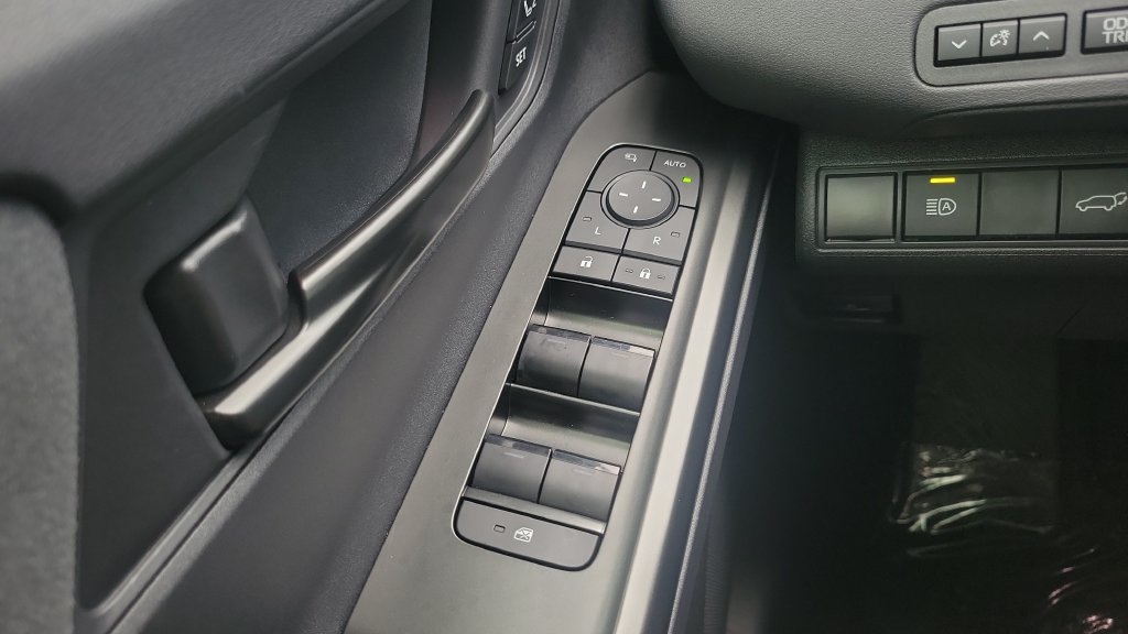 Certified 2026 Toyota C-HR AWD/4WD image 18