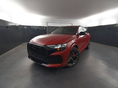 New 2025 Audi RS Q8 performance