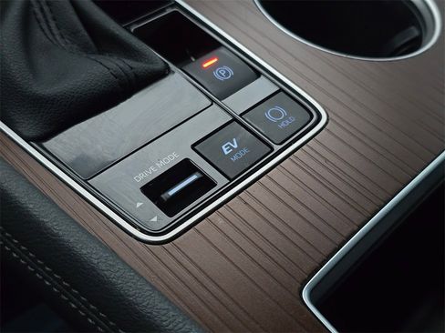 Certified 2023 Toyota Sienna LE image 39