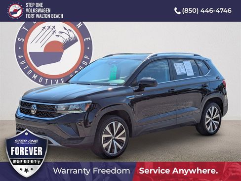 Certified 2022 Volkswagen Taos SE w/ Panoramic Sunroof Package image 1