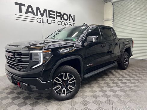 Used 2022 GMC Sierra 1500 AT4 w/ AT4 Preferred Package AWD/4WD image 2
