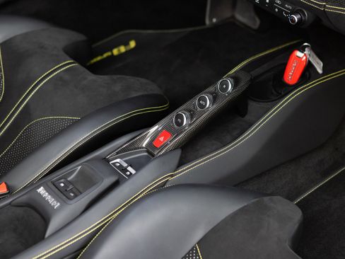 Certified 2021 Ferrari F8 Tributo RWD image 86