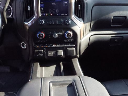 Certified 2022 Chevrolet Silverado 1500 High Country w/ Technology Package image 11