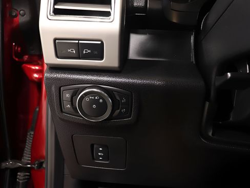 Used 2015 Ford F150 Lariat AWD/4WD image 18