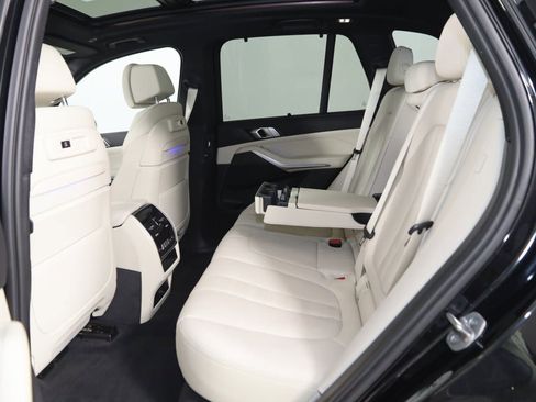 Used 2022 BMW X5 xDrive40i w/ Executive Package image 51