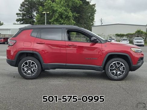 Used 2025 Jeep Compass Trailhawk w/ Trailhawk Elite Group AWD/4WD image 6