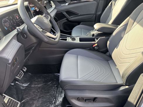 New 2026 Volkswagen Tiguan SE R-Line image 14