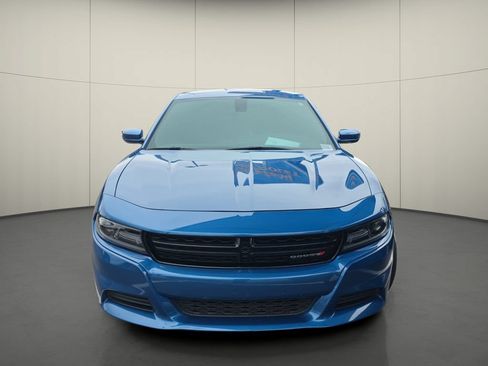 Used 2020 Dodge Charger SXT RWD image 2