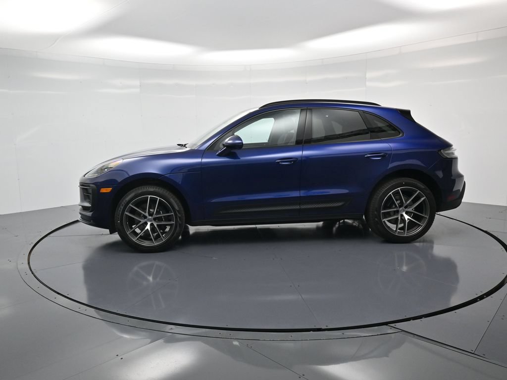 Certified 2026 Porsche Macan AWD/4WD image 2